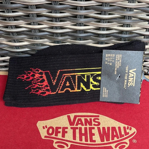 VANS “Off The Wall” Boys socks  
NWT - Picture 11 of 16